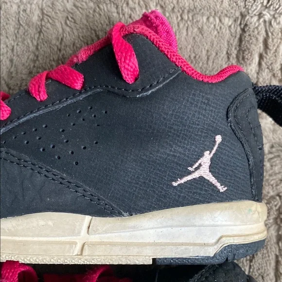 Jordan Kids Black and Pink Sneakers Size 6C - Picture 2 of 10